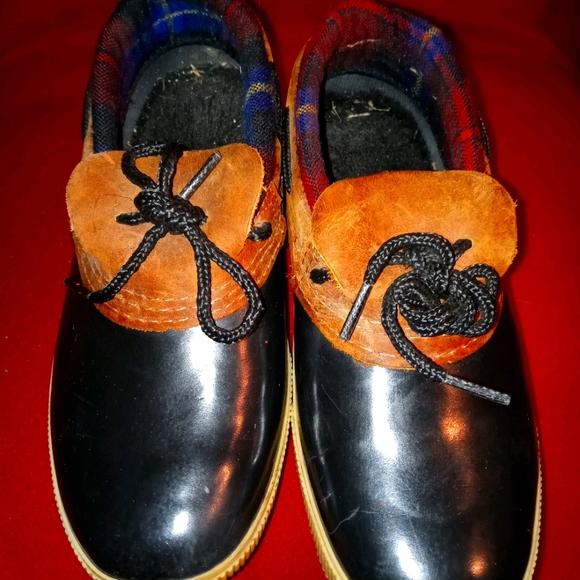 Eddie Bauer Duck Shoes size 6 - Picture 1 of 4